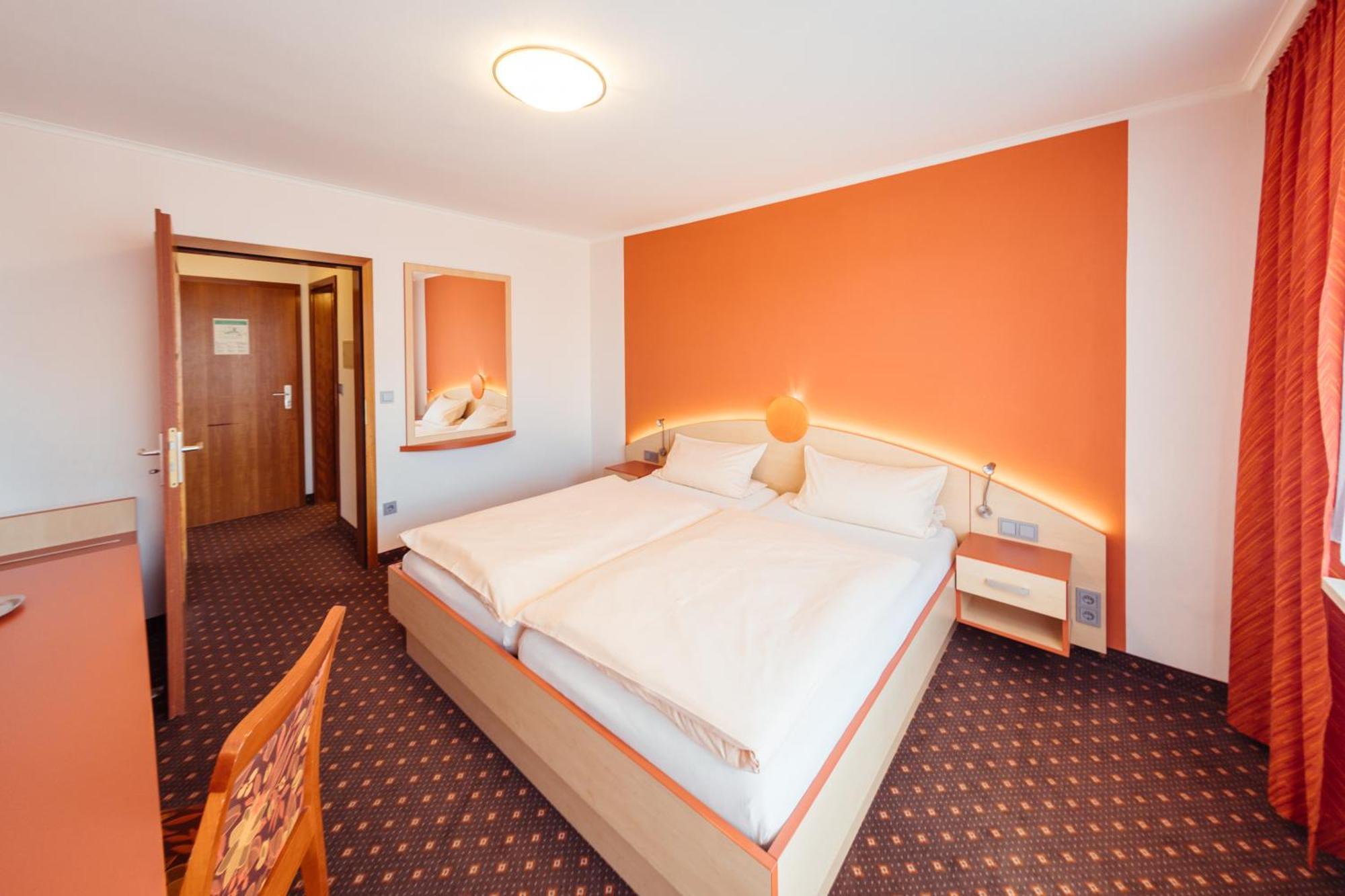 Hotel Sonnental Neusorg Экстерьер фото