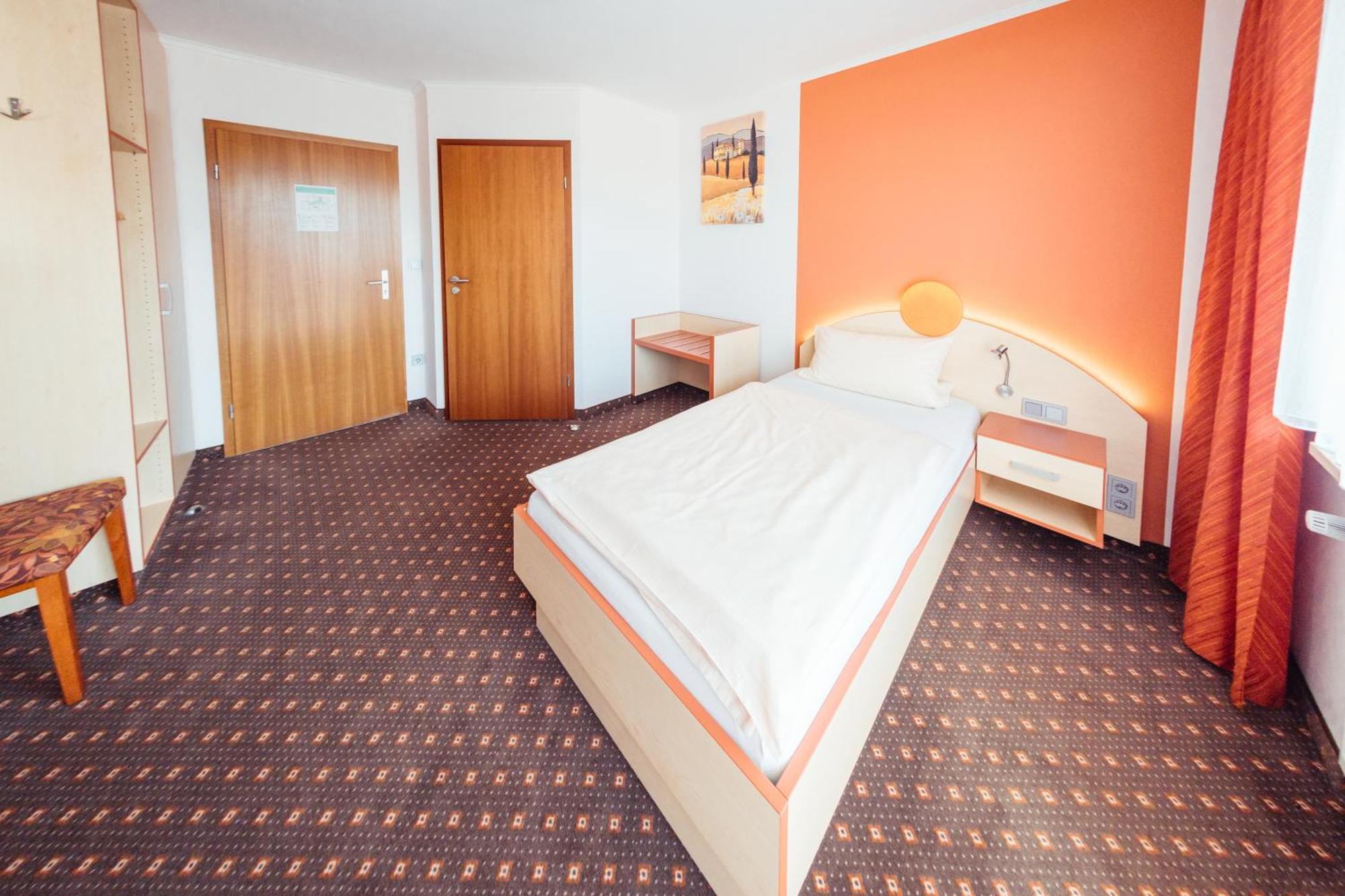 Hotel Sonnental Neusorg Экстерьер фото